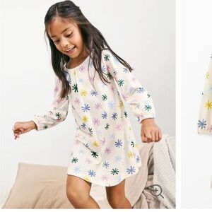 Hanna Andersson toddler holiday nightgown- colorful snowflakes